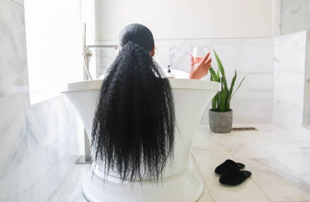 dark black woman hairs, woman with dark black hairs, woman hair care, hair masks for dry hairs